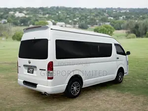 Toyota HiAce 2018 White