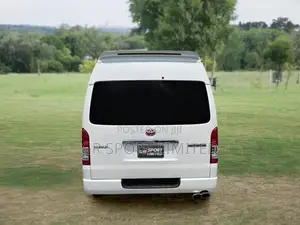 Toyota HiAce 2018 White