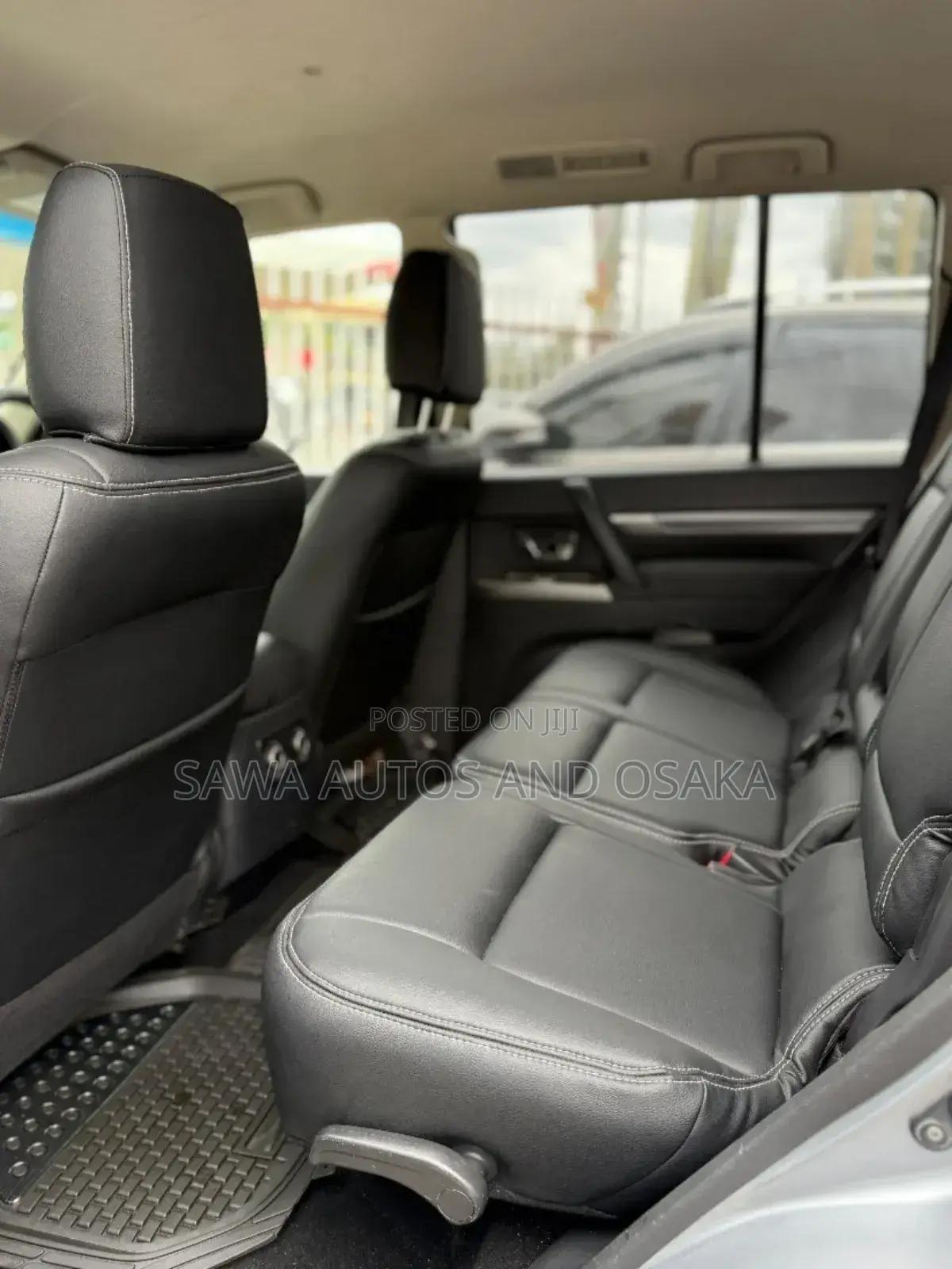 Mitsubishi Pajero 2017 Silver