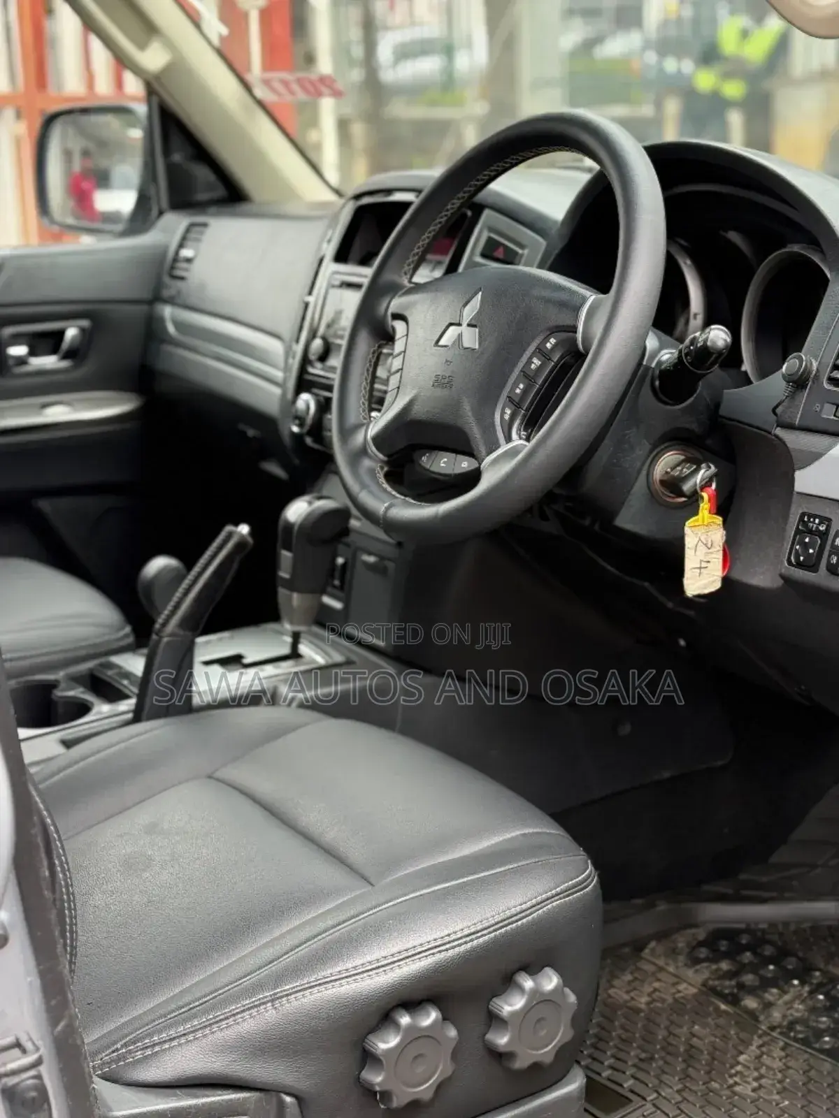 Mitsubishi Pajero 2017 Silver
