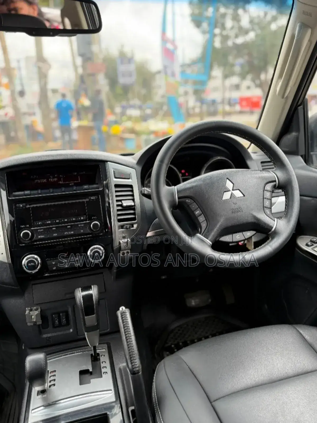 Mitsubishi Pajero 2017 Silver