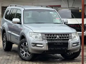 Mitsubishi Pajero 2017 Silver