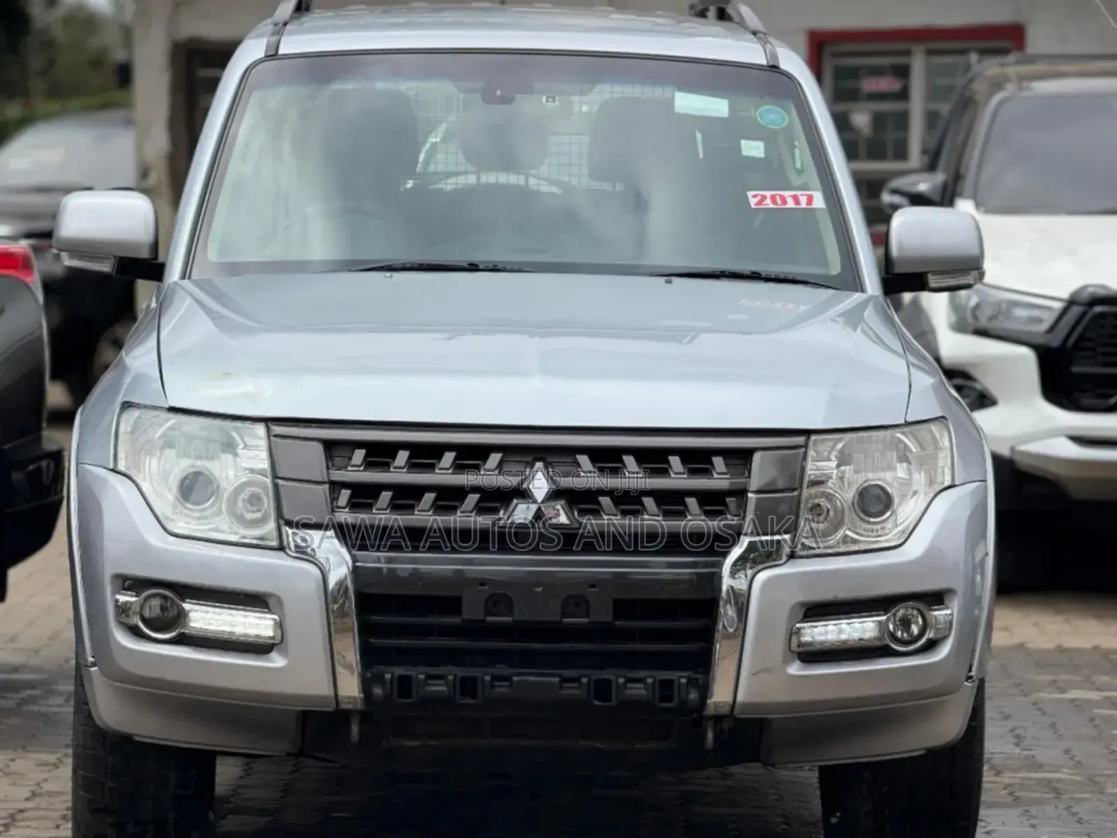 Mitsubishi Pajero 2017 Silver