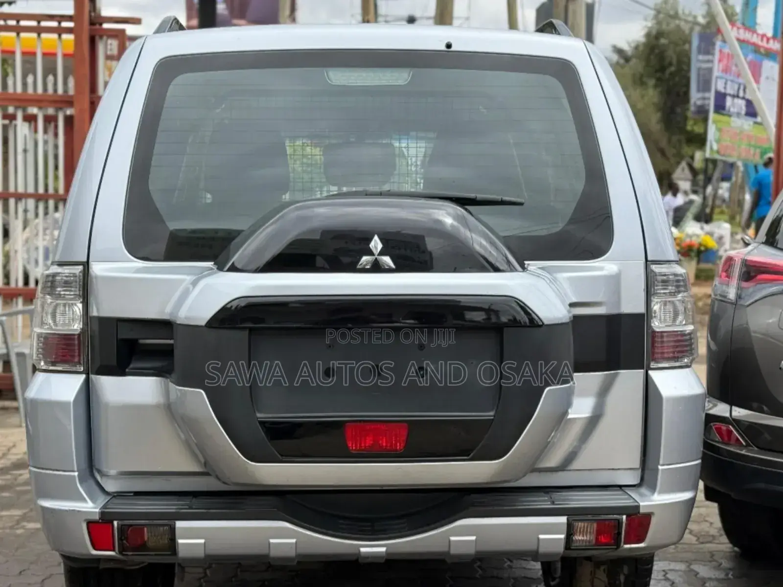 Mitsubishi Pajero 2017 Silver