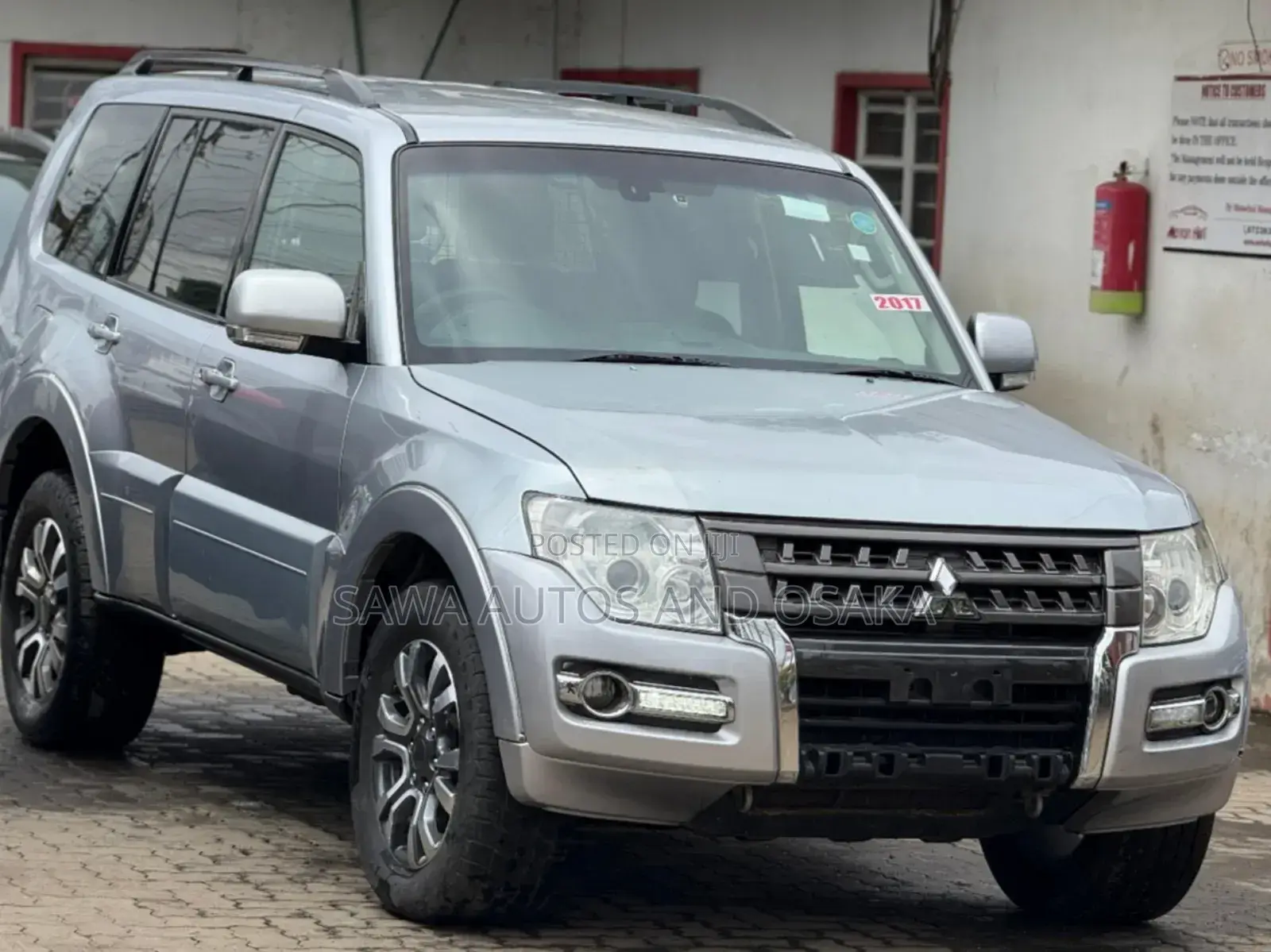 Mitsubishi Pajero 2017 Silver