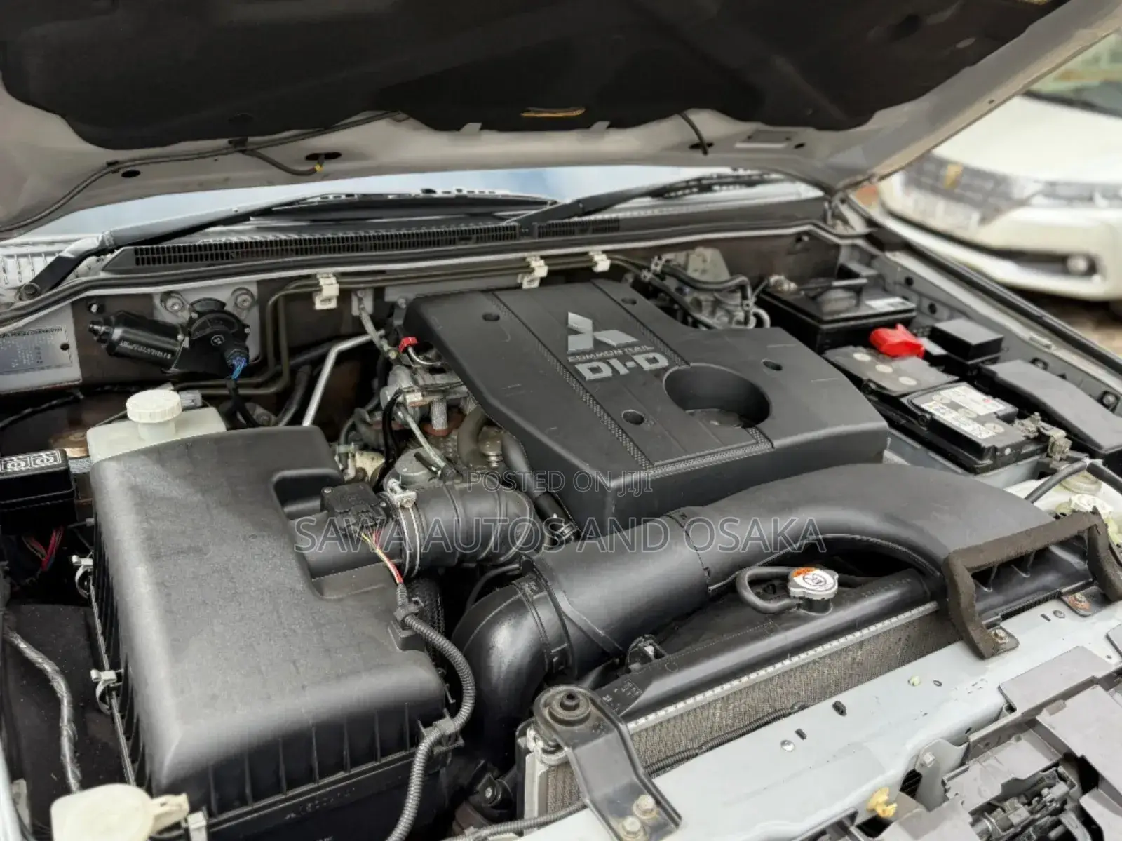 Mitsubishi Pajero 2017 Silver