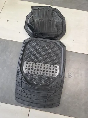 4pcs Black Car Floor Mat Set – Stylish Interior Upgrade