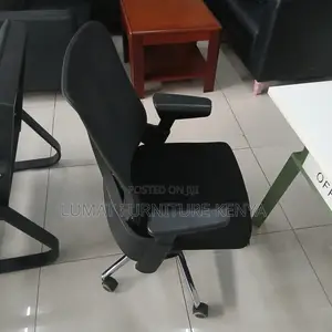 Medium Back Mesh Office Seat