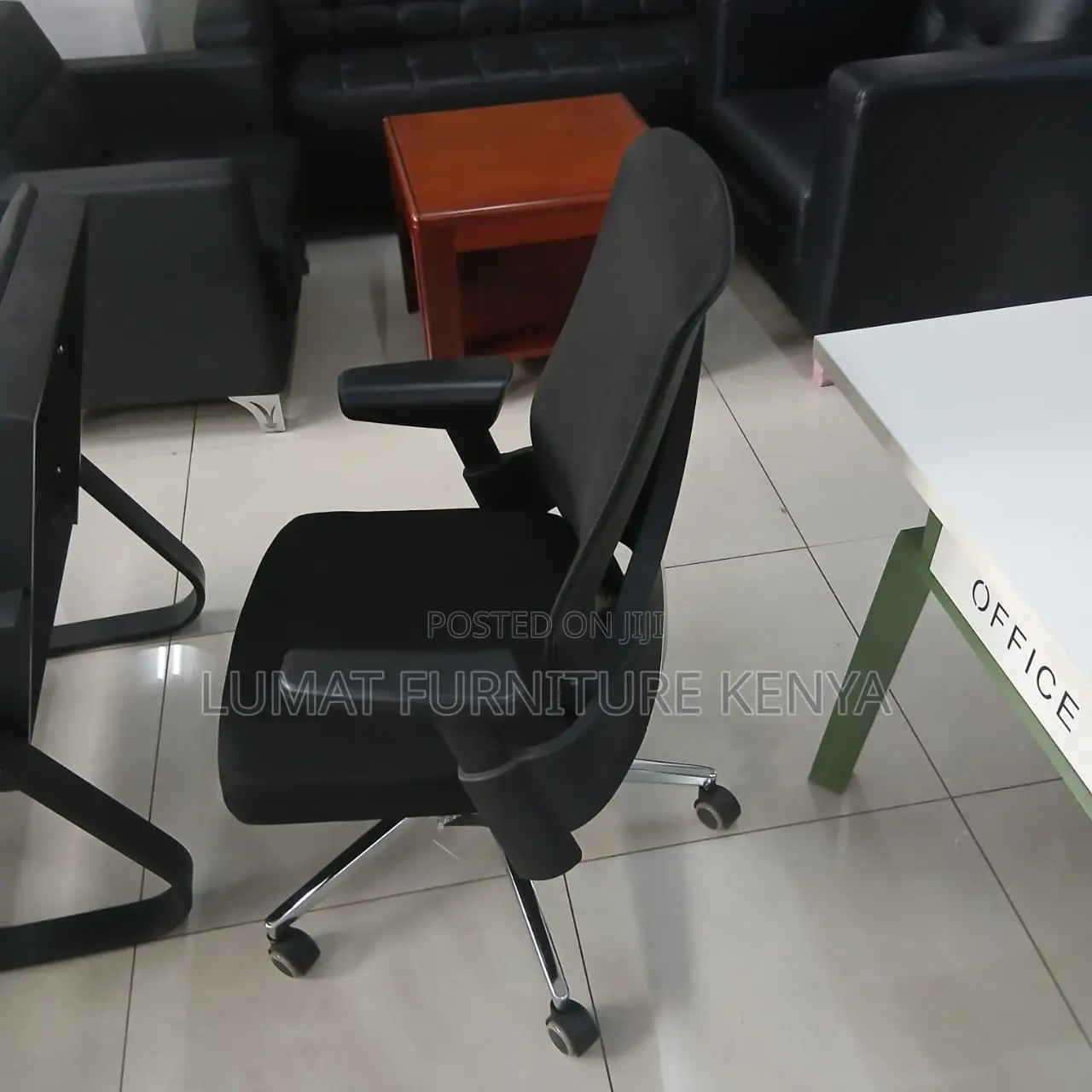 Medium Back Mesh Office Seat