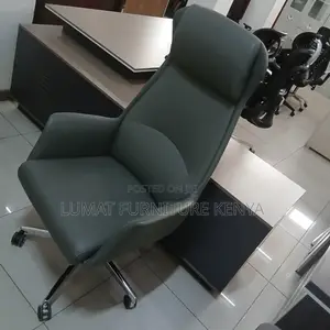 Executive Staff Chair