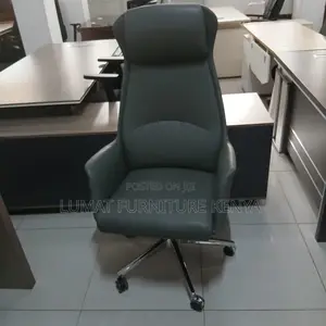 Executive Staff Chair