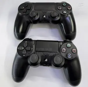 Pristine Ps4 Original. Pad