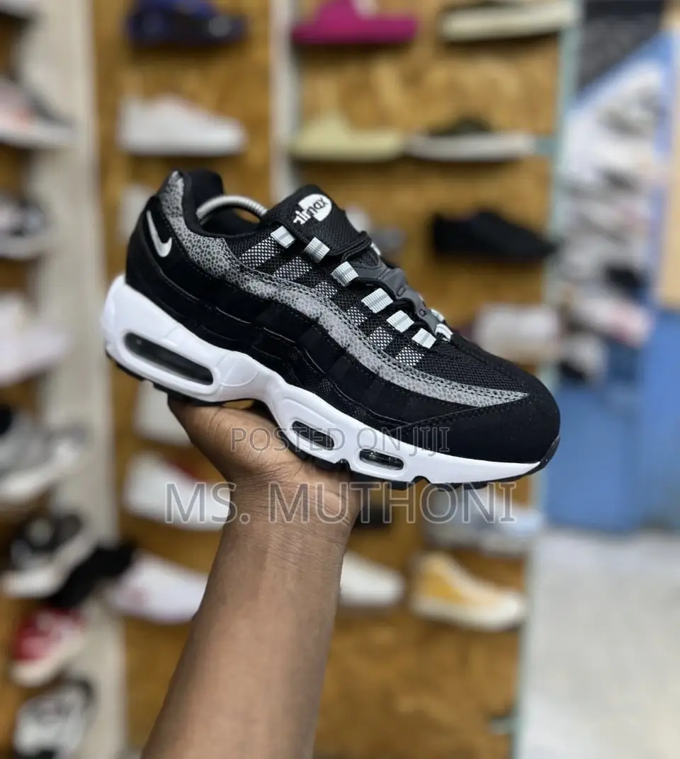 Nike Air Max 95 in the Black/Anthracite Size 39-45