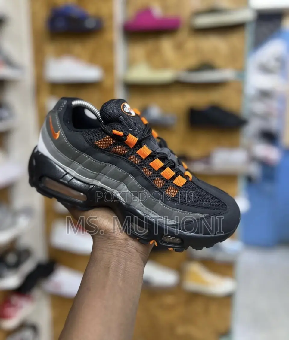 Nike Air Max 95 in the Black/Anthracite Size 39-45