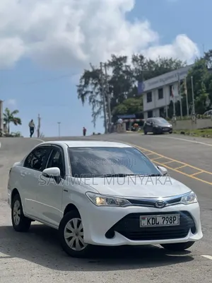 Toyota Axio 1.5 Hybrid 2WD 2016 Pearl