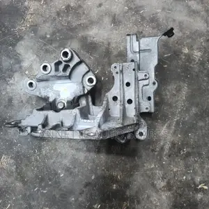 Nissan Xtrail T32 Engine Mountain
