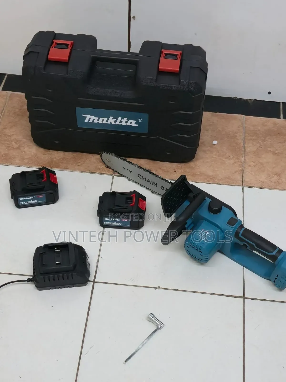 Makita Cordless Chainsaw