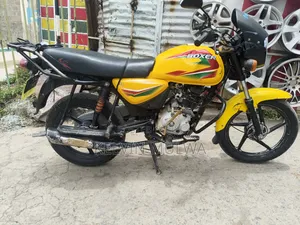 Bajaj Boxer 125 2024 Yellow
