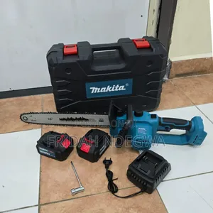12" Makita Chainsaw 2 Batteries Charger