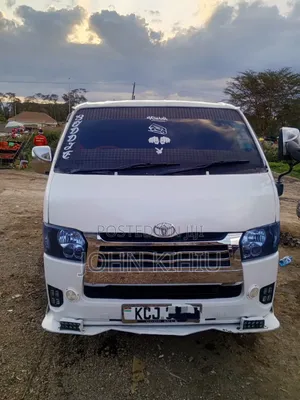 Toyota HiAce 2011 White