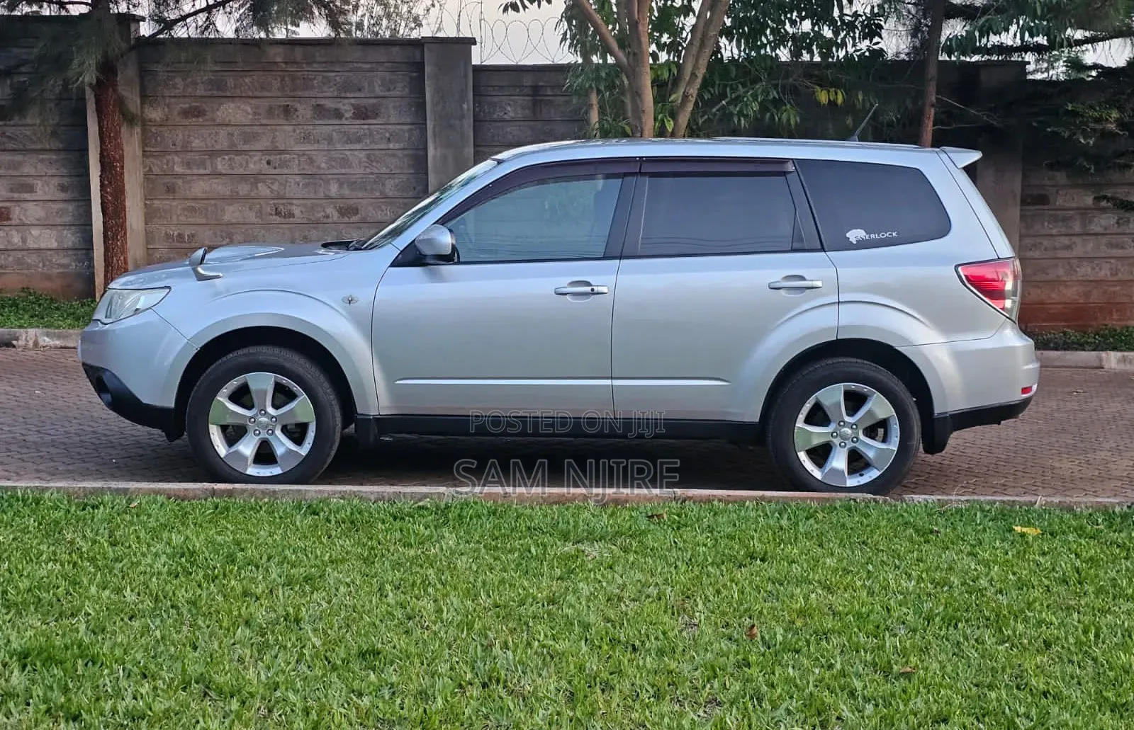 Subaru Forester 2010 Silver