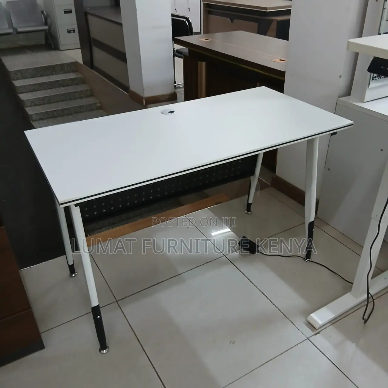 White Minimalistic Office Training Table