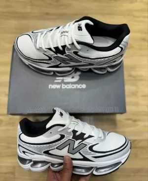 New Balance 2000 Grey  White