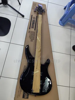 Original Yamaha Active 5 Strings Guitar