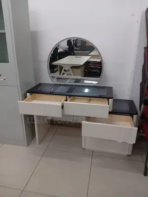 Minimalist Dressing Table With Storage