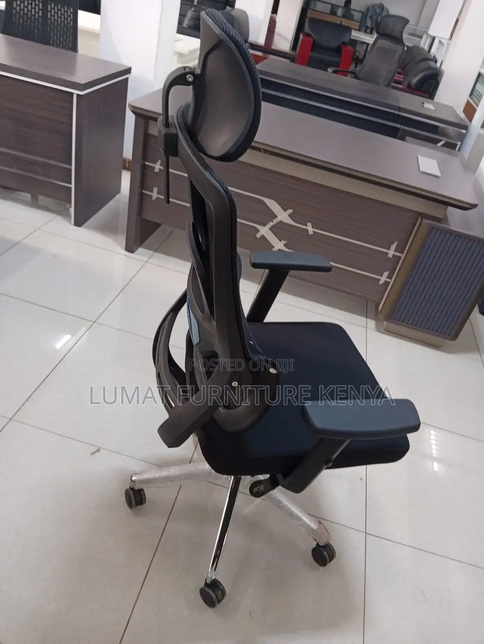 Compact Orthopedic Office Chair