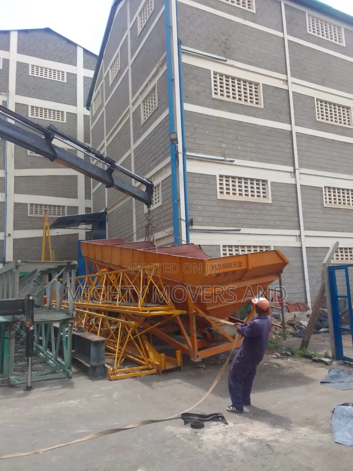 Trailer Cranes for Lifting and Transport Services Are Ready