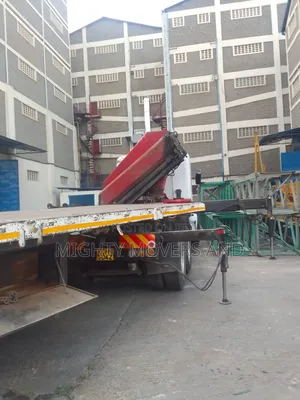 Transit Trailer Cranes for Logistics Services Are Available