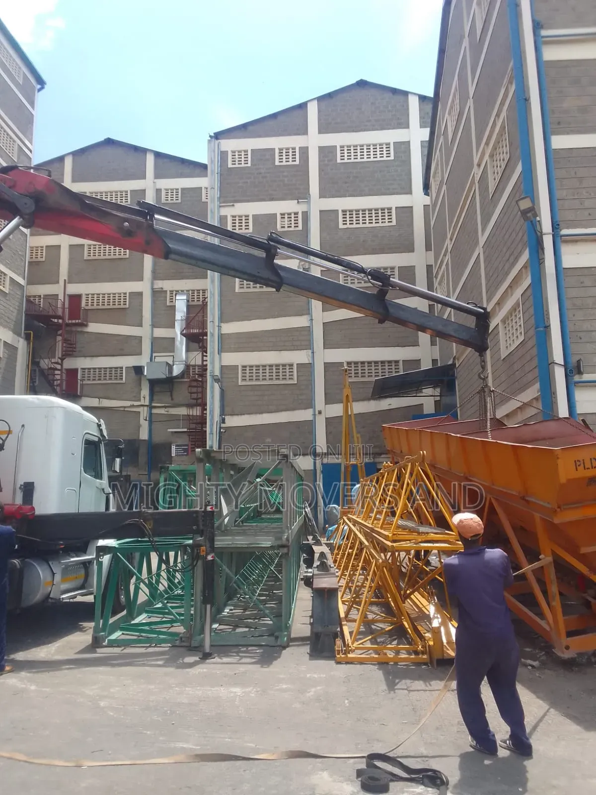 Transit Trailer Cranes for Logistics Services Are Available