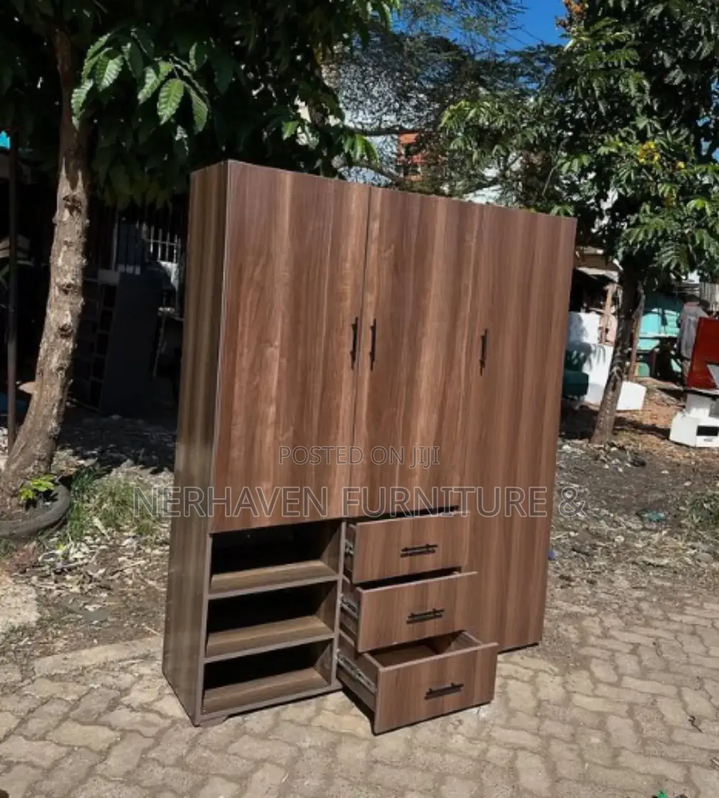 Premium Bedroom Wardrobe – Elegant Design