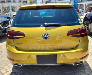 Volkswagen Golf 2018 Gold