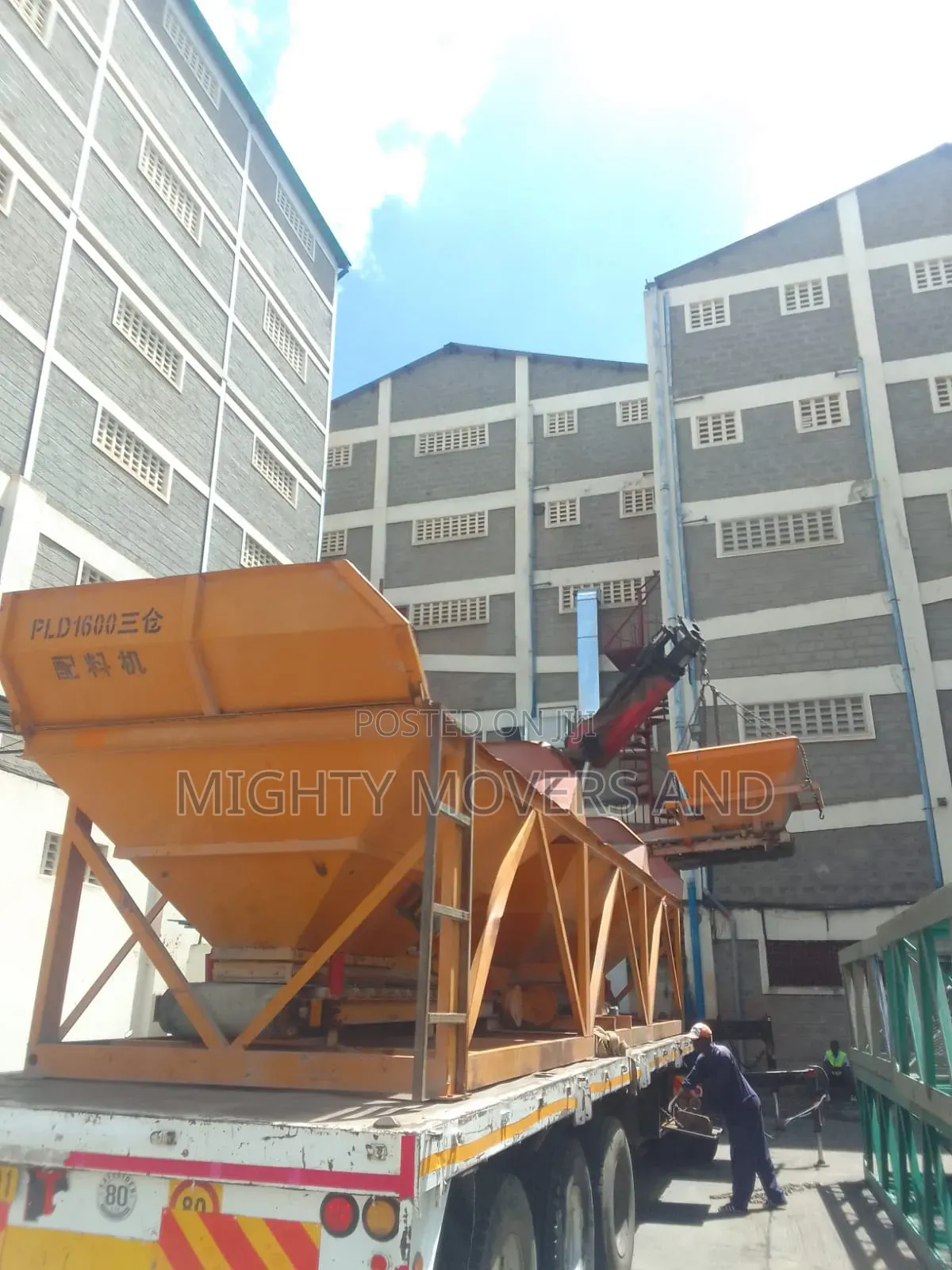 Transit Trailers With Cranes Are Ready for Errands and Logistics