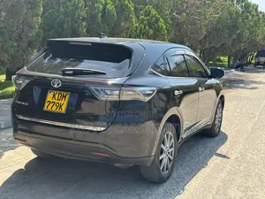 Toyota Harrier 2.0 2017 Black