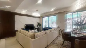 4bdrm Apartment in Gateway Mall Area for sale