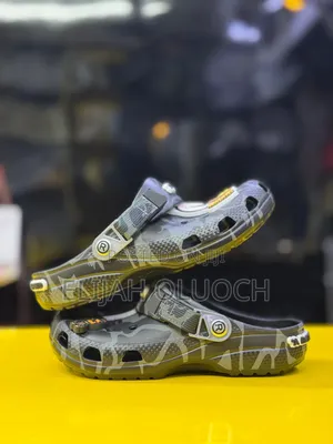 Bape  Classic Clog 
“ Camo ”