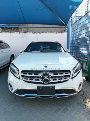 Mercedes-Benz GLA-Class 2019 White