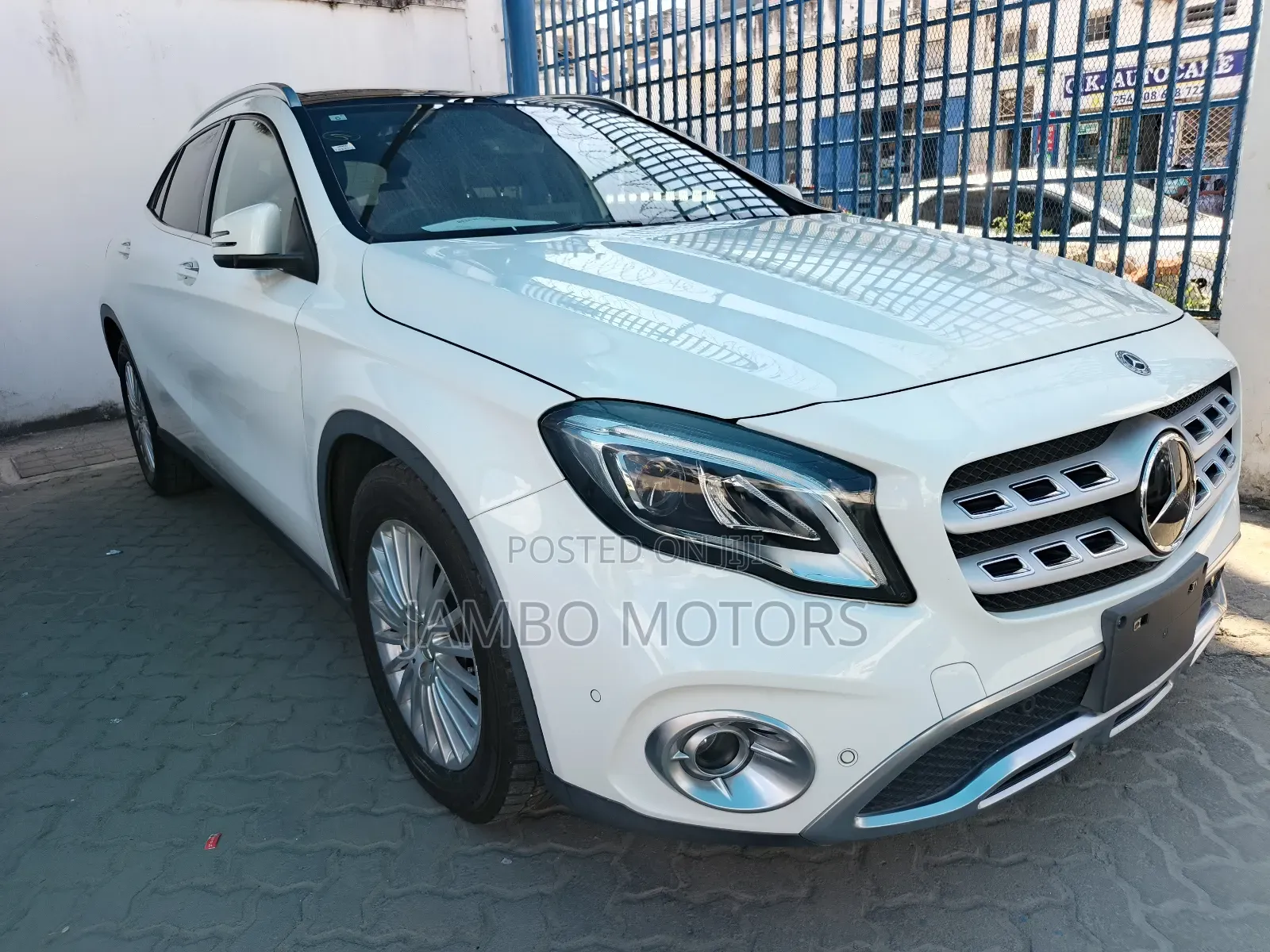 Mercedes-Benz GLA-Class 2019 White