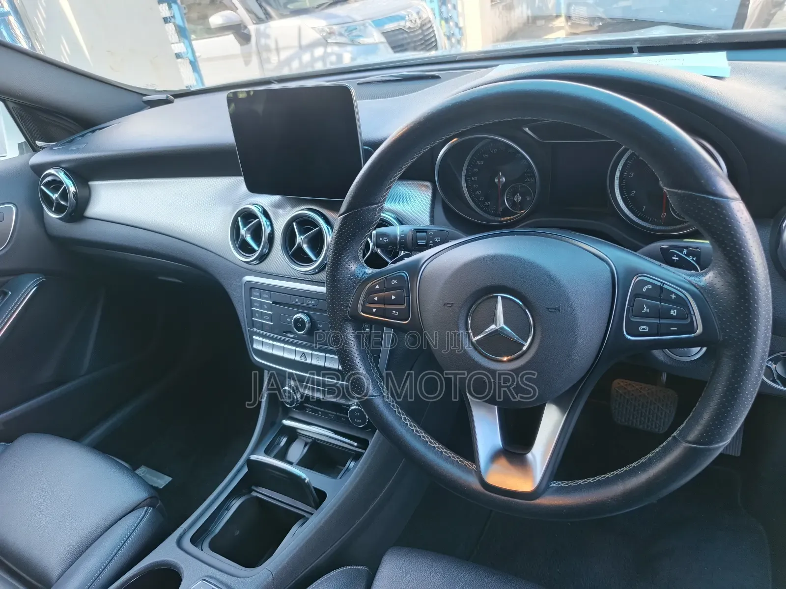 Mercedes-Benz GLA-Class 2019 White