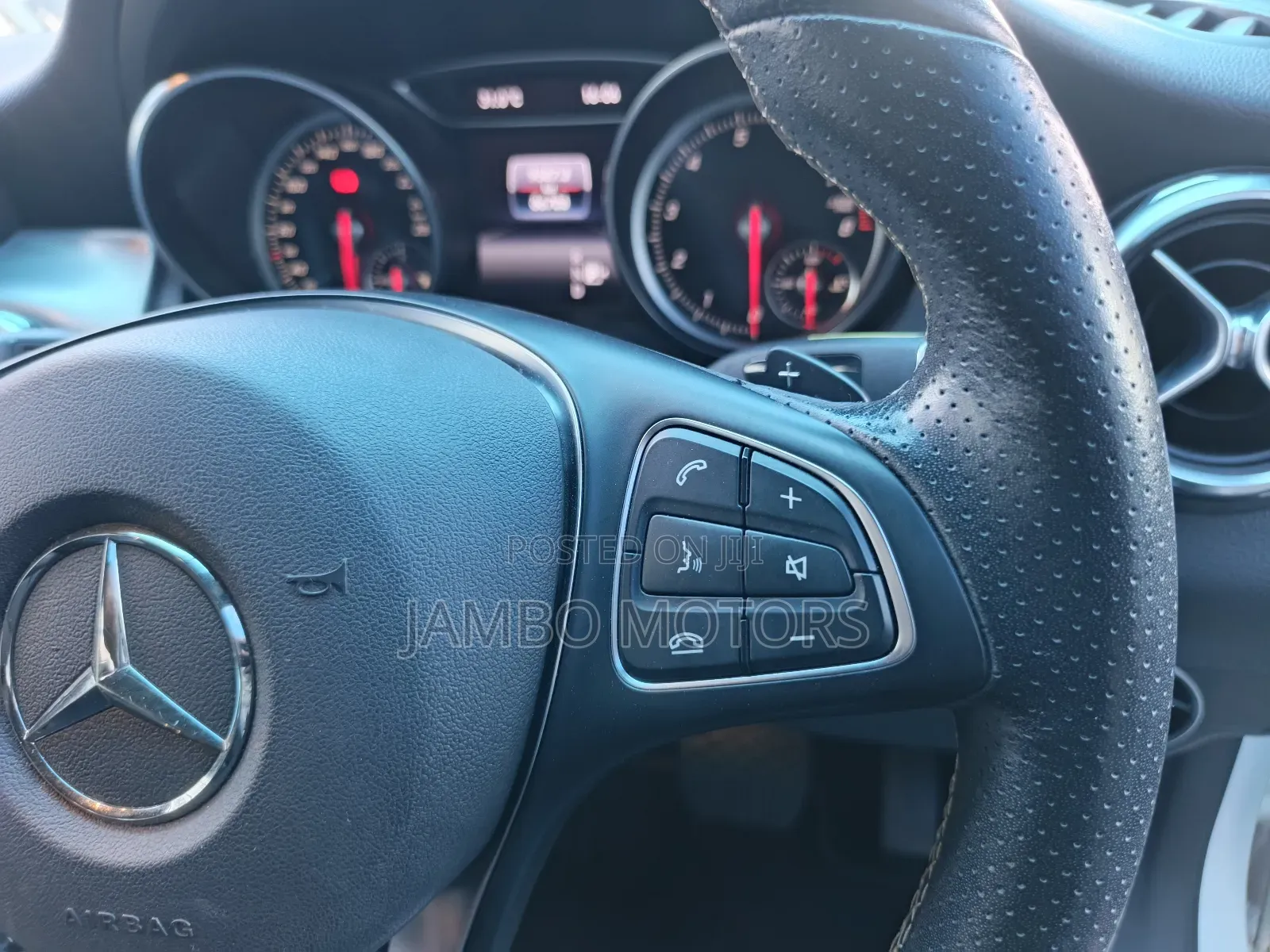 Mercedes-Benz GLA-Class 2019 White
