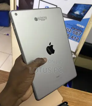 Apple iPad 9.7 128 GB Gray