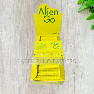 Alien Go Yellow Colored Rolling Paper - 1 1/4 Size