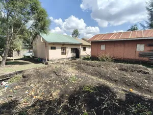 Residential Quarter Acre Plot on Sale in Kiserian With a 3-BDRM House
