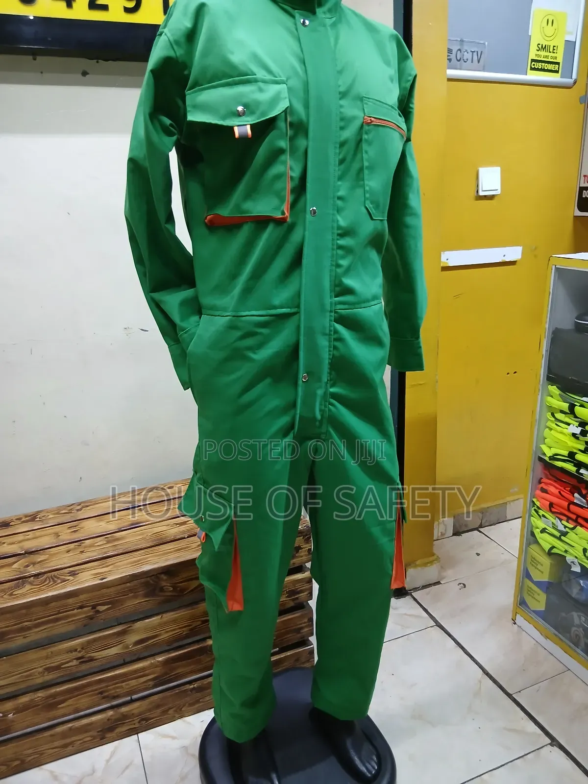 Multiple Pockets Kenya Green Visible Colour