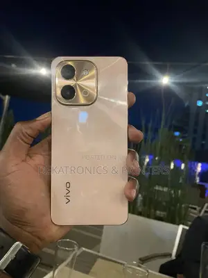 Vivo Y28 8 GB Gold