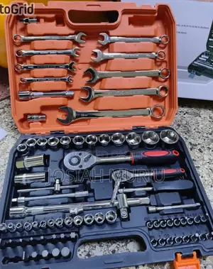 82pcs Socket Wrench Tool Set