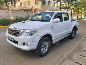 Toyota Hilux 2.5 D-4D SRX 2011 White